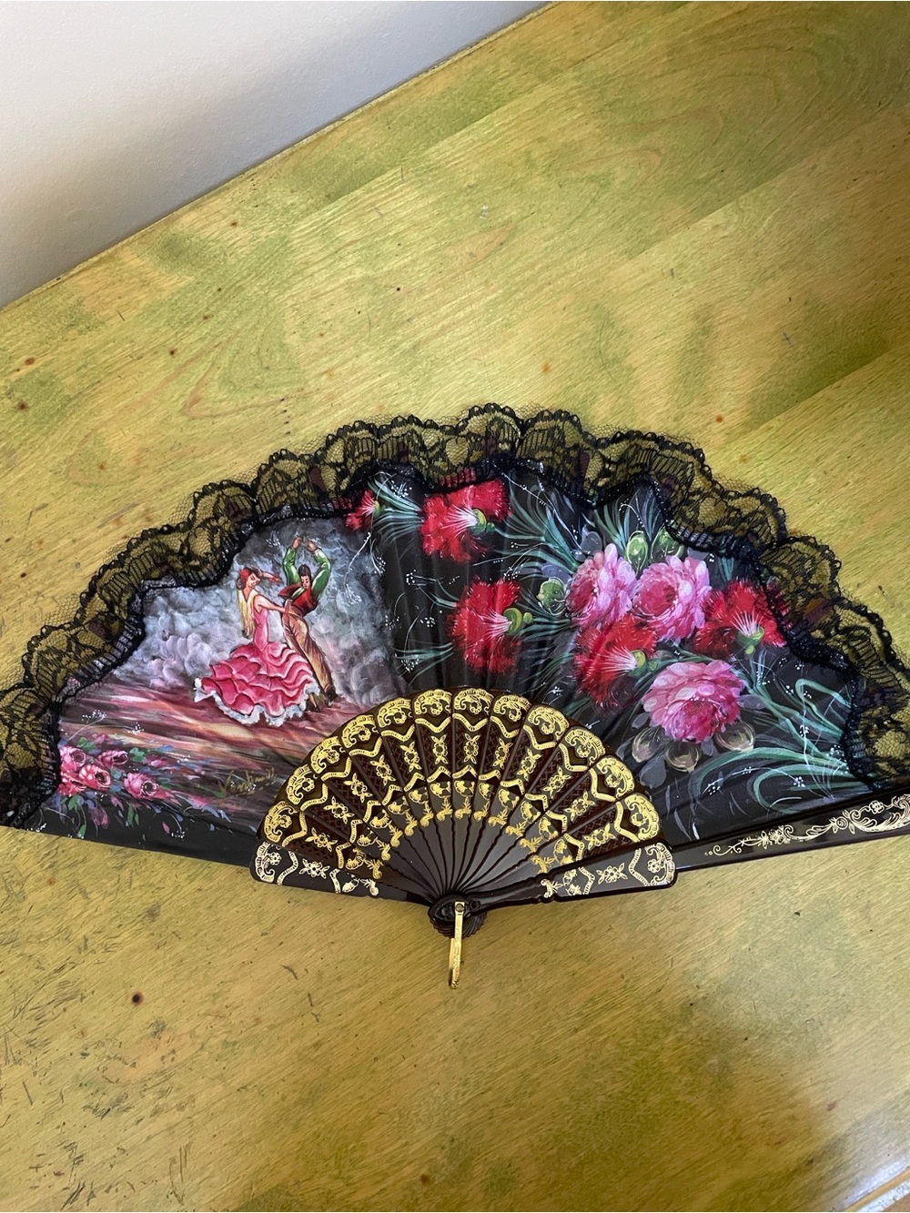LACE TRIM FOLDABLE FAN